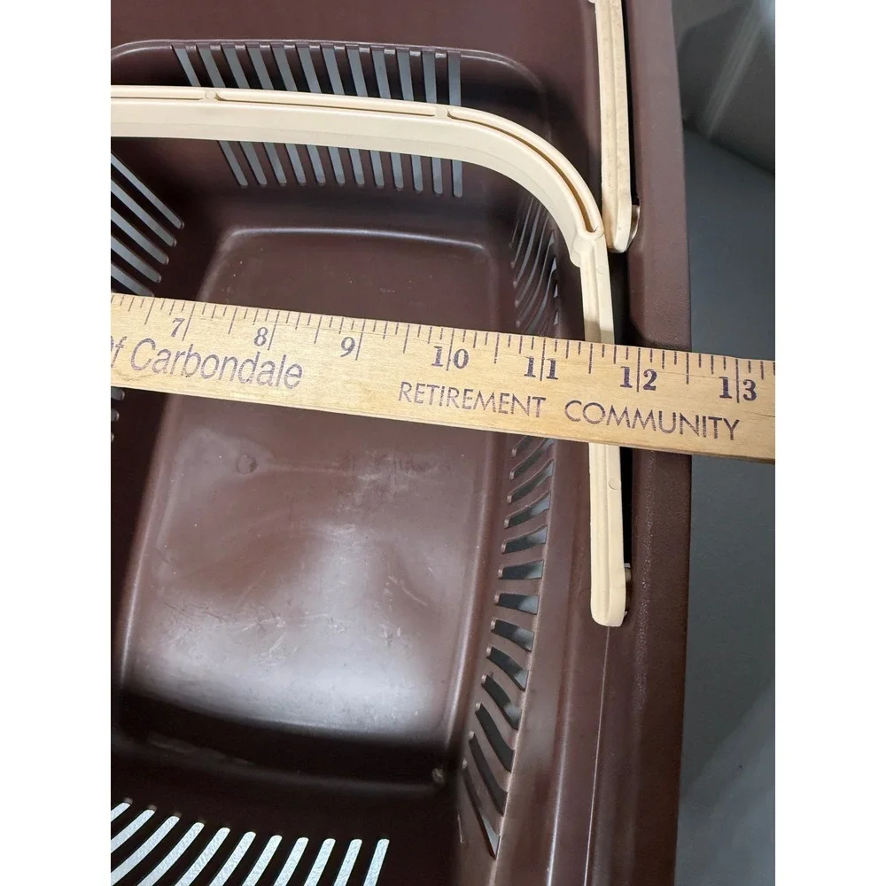 Vintage Rubbermaid 2686 Brown Plastic Shopping Basket Cream Handle 18x12 Utility